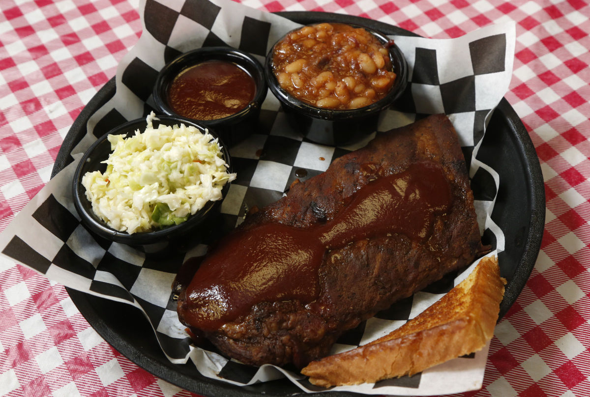 Knotty Pig BBQ, Burger & Chili House